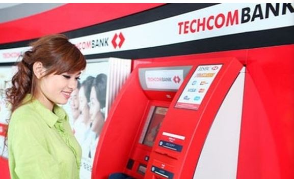 cach rut tien atm techcombank