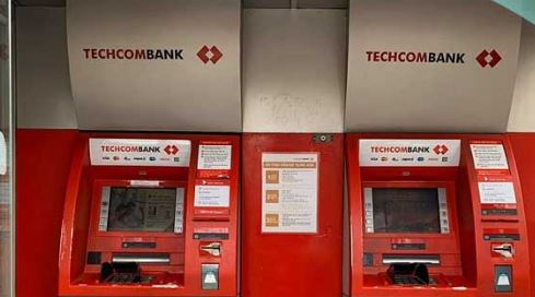 han muc rut tien ngan hang techcombank